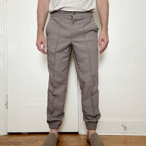 Alfani Men's Regular Fit Pleated Joggers Taupe Brown Size Small New - Picture 1 of 9